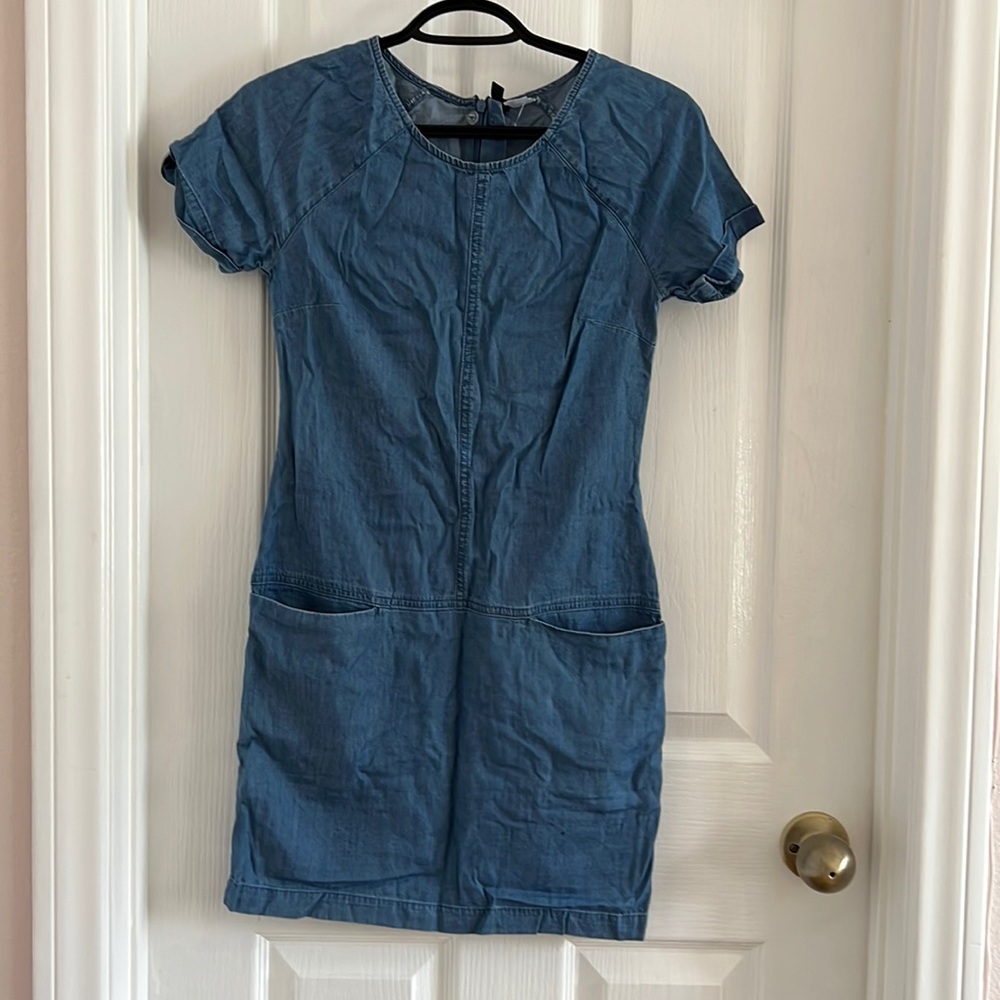 Dress with pockets. Denim look
